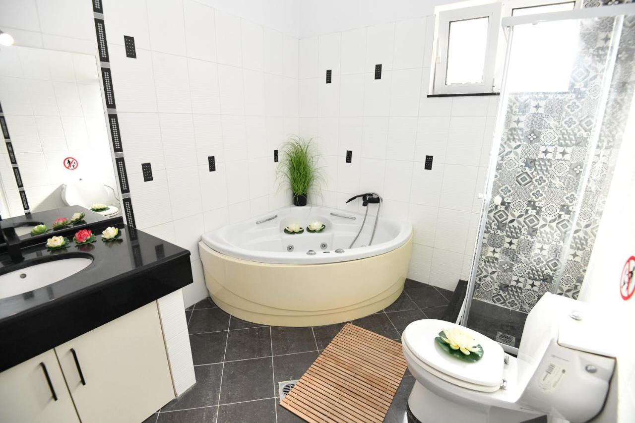 Eva's Garden House Villa *